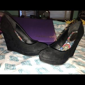 Madden Girl black wedges